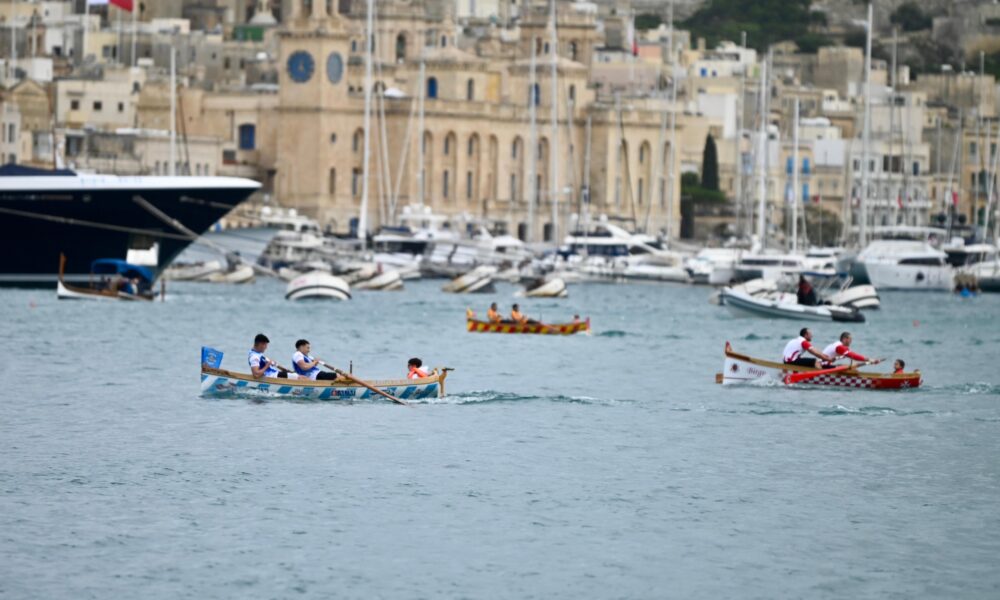 Two rowers, football goalkeeper temporarily suspended after failing a doping test