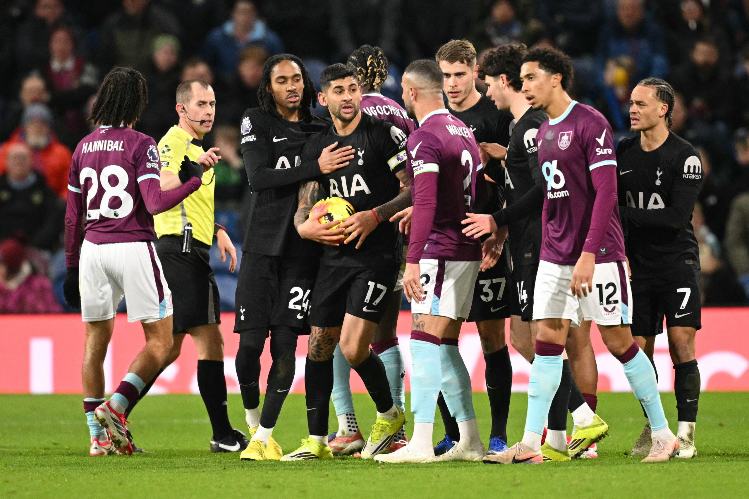 Spurs slip at Burnley increases pressure on Frank as Manchester City win