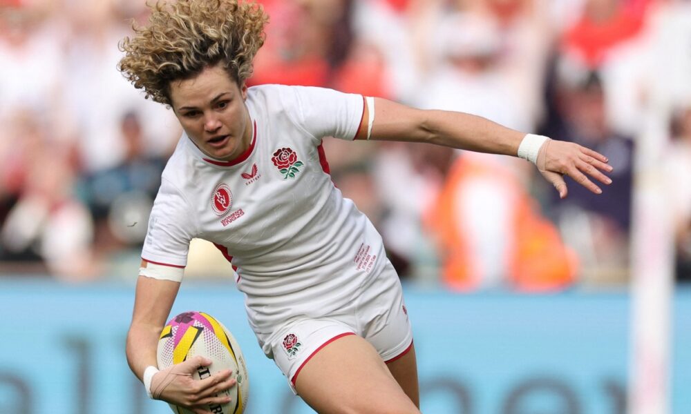 England hammer Scotland in 12-try rout in front of record crowd